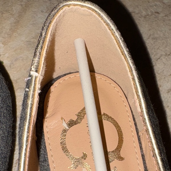 Woman’s Gray Loafers with Bee Embroidery size 9 - Picture 6 of 10